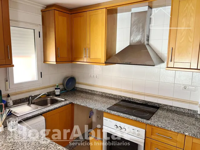 Bonito bajo, acogedor y lleno de luz natural en residencial con piscina y terraza — 10