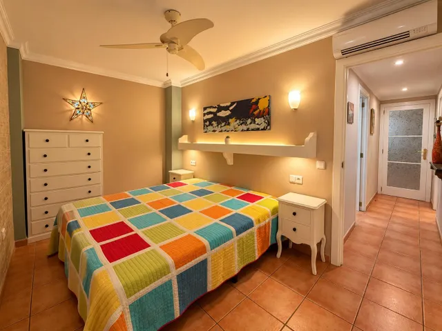 PISO CÉNTRICO CON TERRAZA Y DOS habitaciones EN FONERS — 13