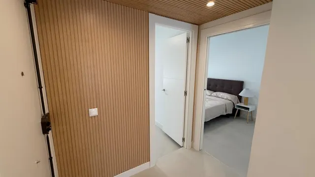 Vivienda completamente reformada con 3 dormitorios, terraza, jardín privado y piscina — 12
