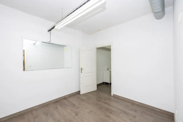 Local Comercial en el Corazón de Granada - Oportunidad Única — 20