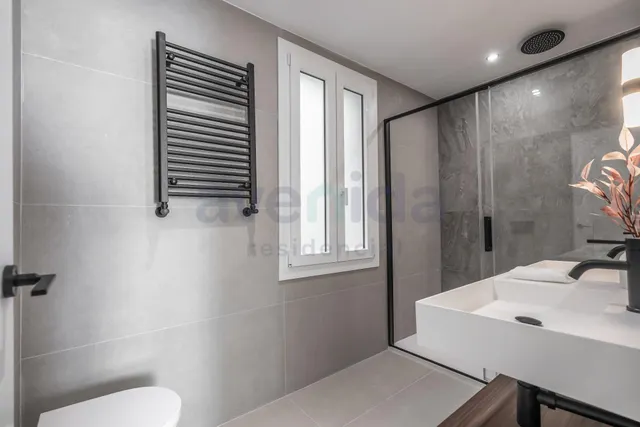 Exclusiva vivienda exterior en tercera planta — 23