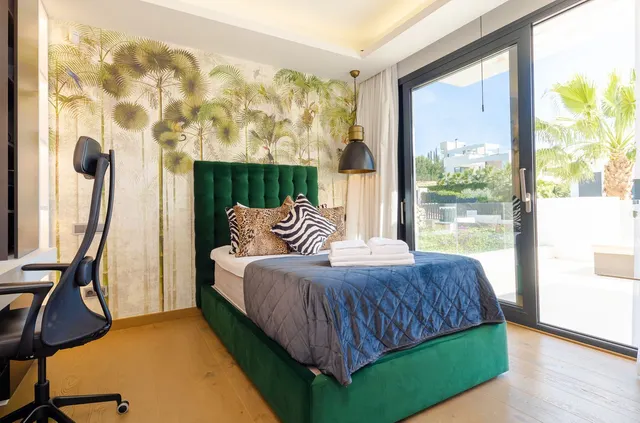 Chalet 6 habitaciones 637m² en venta - Marbella — 28