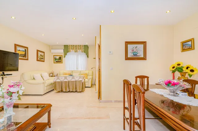 ¡AMPLIA CASA DE 4 DORMITORIOS, 3 BAÑOS Y CALEFACCIÓN CENTRAL EN LA ZUBIA! ✨ — 7