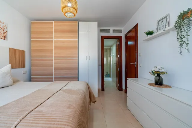 Piso de 3 dormitorios y 2 baños junto al auditorio de El Ejido — 15