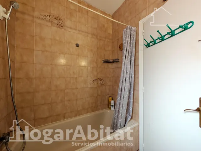 Luz natural y excelente ubicación en este piso exterior con balcón — 24