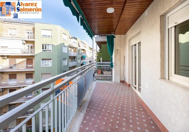 PISO DE 5 DORMITORIOS EN CALLE RECOGIDAS — 5