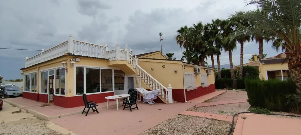 SUPER CHALET PARA VIVIR CON TODO LO QUE NECESITAS!!!