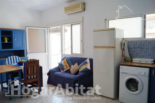 AMPLIA CASA CON DOS TERRAZAS Y BALCÓN EN EL CENTRO — 17
