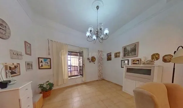 ESPECTACULAR CASA JUNTO A LA PLAZA DE  SAN MIGUEL. — 4