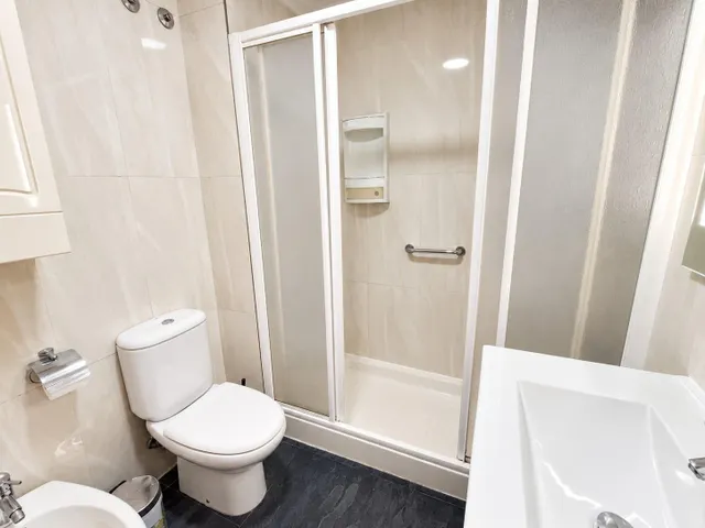 Amplio apartamento en el centro, con patio privado, garaje y trastero — 16