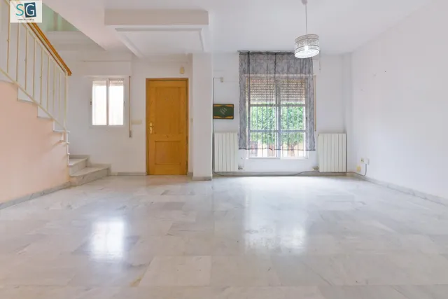 Bonita Casa en Cúllar Vega — 3