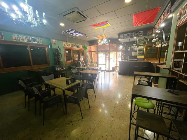 ALQUILER DE CAFETERIA CON LICENCIA-POSIBILIDAD DE TERRAZA — 17