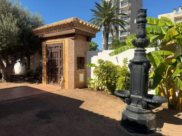 CHALET INDEPENDIENTE CON GRAN PARCELA, PISCINA PRIVADA Y VIV - foto 3