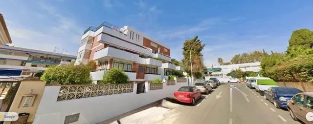 Oportunidad en Benalmádena Costa – 2 apartamentos reformados con gran terraza. — 9