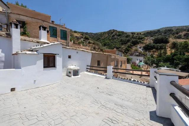 ¡Oportunidad Única! Terraza con Vistas Espectaculares por solo €80,000! — 31