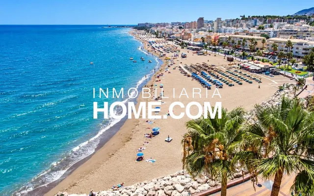Espectacular apartamento con terraza, piscina y licencia turística en segunda línea de playa en La Carihuela, Torremolinos — 5