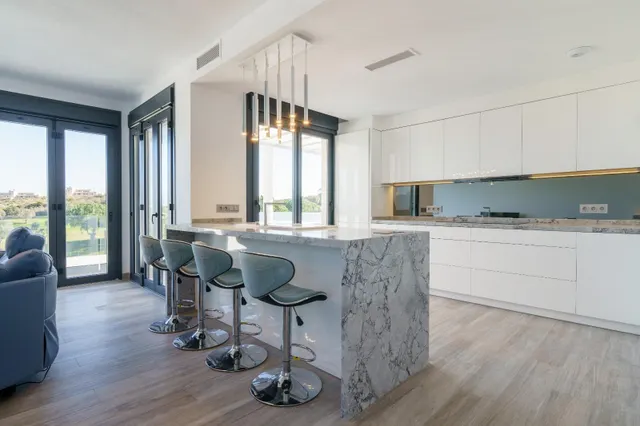 Villa de diseño contemporáneo a solo 4 minutos de Fuengirola. — 14