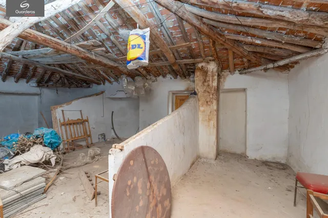 CASA PARA REFORMAR EN CAMPOTEJAR — 44