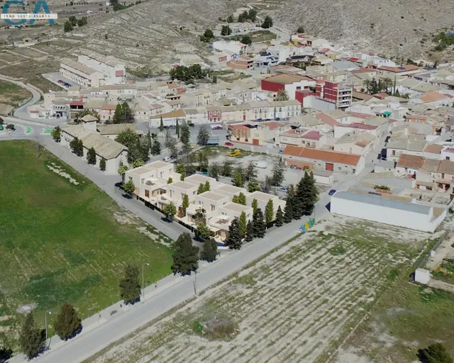 VILLA DE OBRA NUEVA EN HONDON DE LAS NIEVES — 32