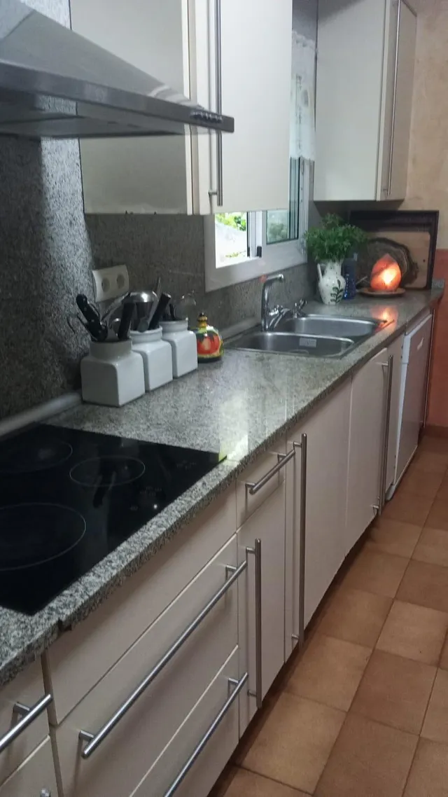 INCREIBLE CASA FAMILIAR CON SOLERA — 12