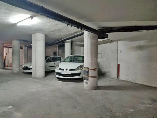 Plaza de aparcamiento en venta en Camino de Ronda - foto 3