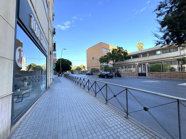 Piso muy luminoso en venta en Carretera de Ronda — 24