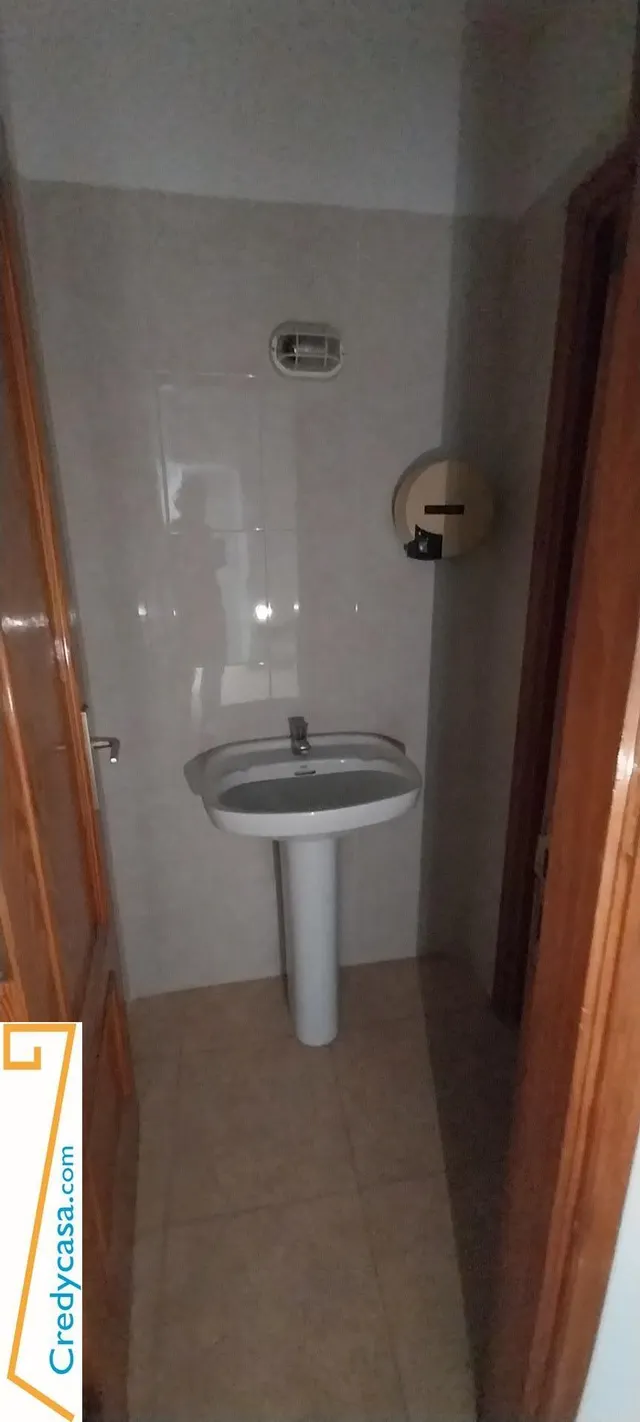 LA LAGUNA CENTRO- Tenerife – SE VENDE 1 LOCAL  de 130 m2 aproximadamente . ideal para CAMBIO USO A VIVIENDA o para actividad de formacion o similar. — 9