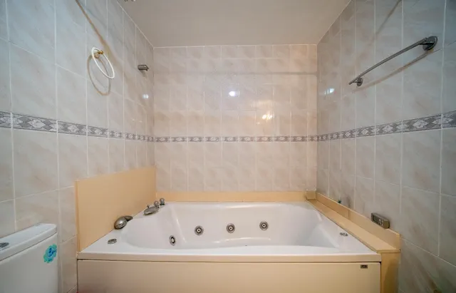 Chalet independiente en parcela esquinera de 515 m2 con gran garaje en Maravisa — 26
