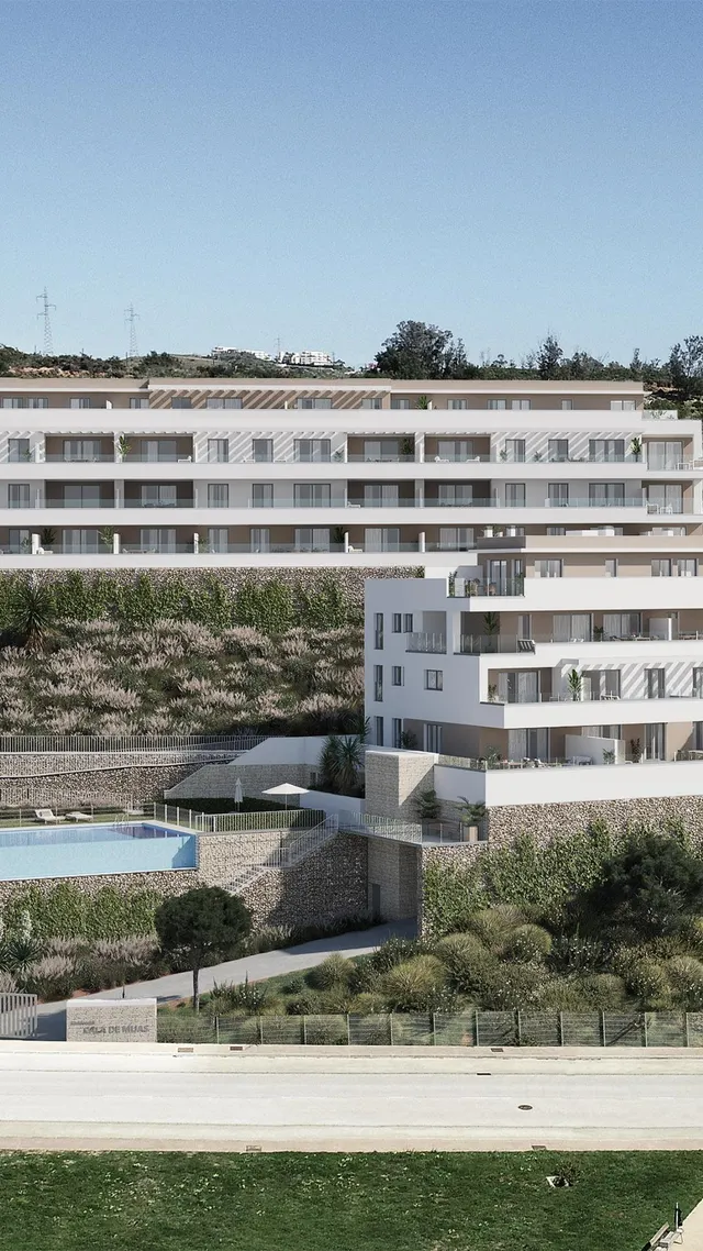 PLANTA BAJA CON JARDÍN Y TERRAZA CUBIERTA Y DESCUBIERTA, ORIENTADA AL SUROESTE Y CON VISTAS AL MAR. — 20