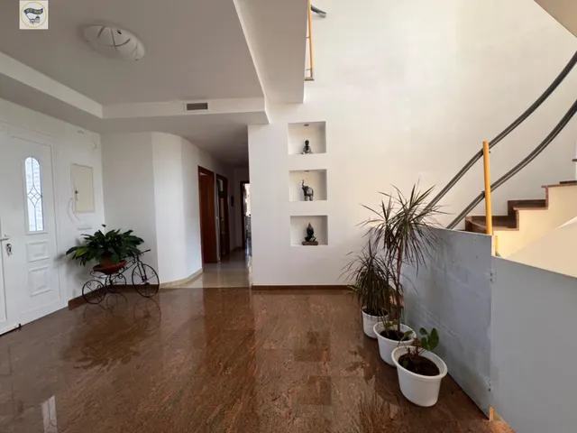 ESPECTACULAR CASA CON PISCINA — 27