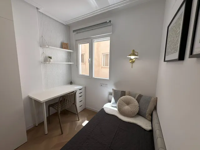 Apartamento céntrico, luminoso, y elegantemente reformado (1.ª planta). Balcón con orientación este, piscina comunitaria y a solo 800 m de Playa del Cura. — 19