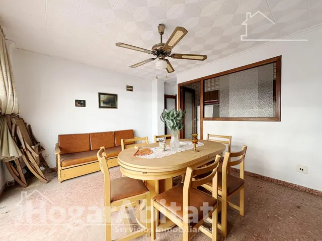 CON GARAJE Y TERRAZA JUNTO AL MAR - foto 4