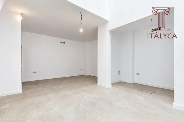 Casa de obra nueva en venta en calle Niño Perdido — 35