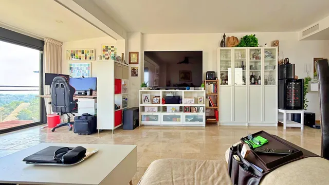 Apartamento con solarium, piscina comunitaria y gimnasio en  - foto 5