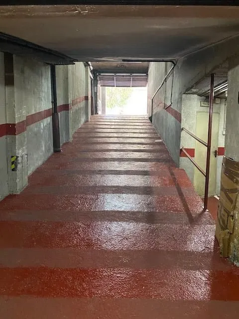 Parking en Av. Generalitat 26 (coche mediano o pequeño) — 18