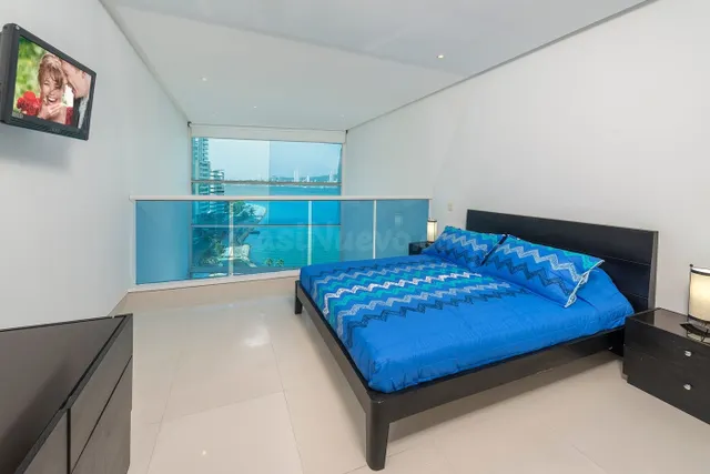 ¡Vive la experiencia costera en este hermoso apartamento en  - foto 4