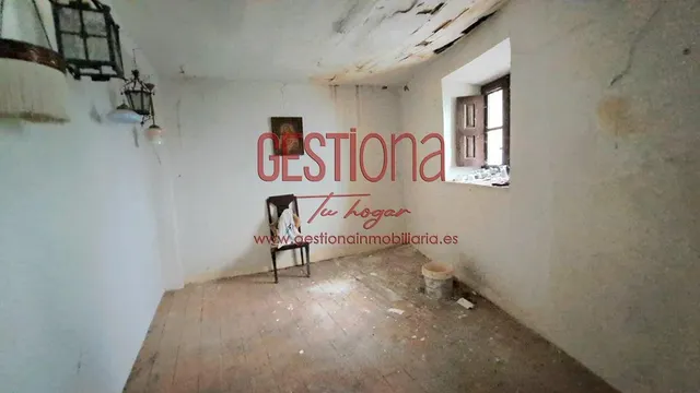 CASA DE PIEDRA EN LIERGANES. — 16
