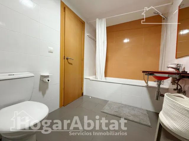 SEMINUEVO CON PISCINA, GARAJE  Y DOS TERRAZAS CERCA DEL METRO — 46
