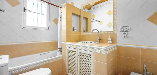 Villa 5 habitaciones 440m² en venta - Torre la mata — 38