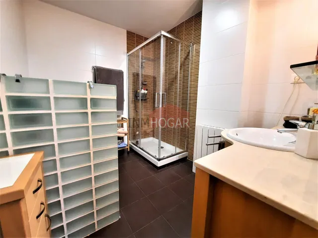 PISO EN VENTA EN NAVALUEGA, EN EL CENTRO DEL  PUEBLO — 25