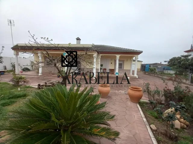 Preciosa casa con terreno en la zona de la campiñuela - foto 3