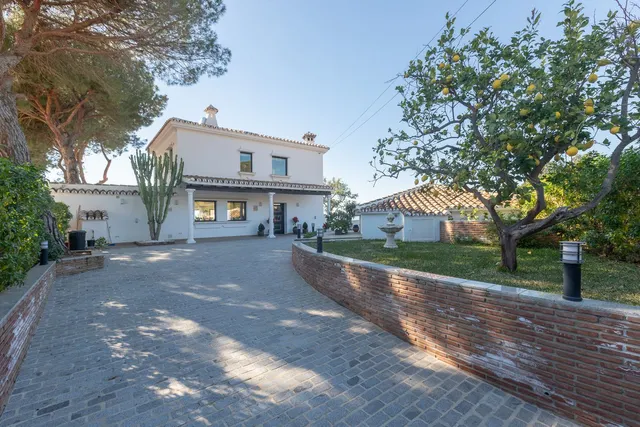 Chalet 3 habitaciones 384m² en venta - Marbella — 46