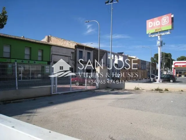 OPORTUNIDAD SE VENDE Y SE ALQUILA SOLAR PARA MUCHOS USOS CERCA DE SUPERMERCADOS EN ASPE — 7