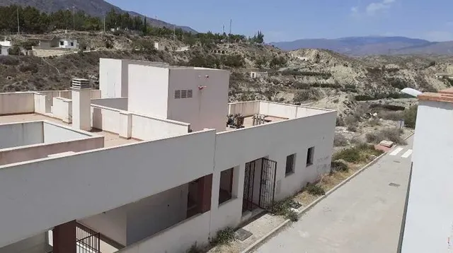 Edificio de Obra parada (WIP) 71 Apartamentos + Local + 56 Trasteros + 28 Garajes en Terque (Almería) — 16