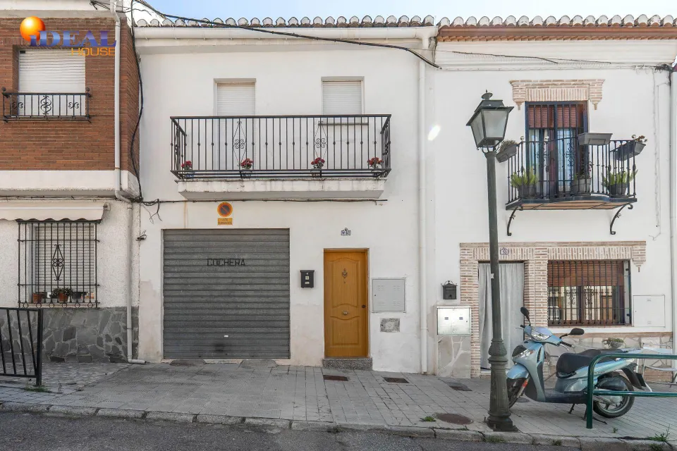 Encantadora casa en El Fargue, Granada.