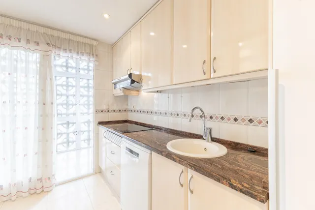 VIVIENDA ALQUILADA CON INQUILINOS SOLVENTES, NO SE PUEDE VIS - foto 2
