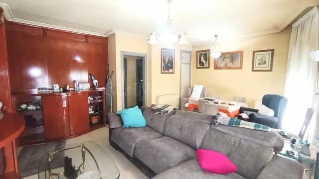 BAJO CON PATIO DE 37M2. GARAJE Y TRASTERO - foto 2
