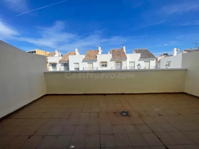 ¡La casa de tus sueños cerca del mar existe! Moderna adosada - foto 3
