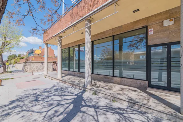 ¡oportunidad única! local comercial en avenida andalucia — 25