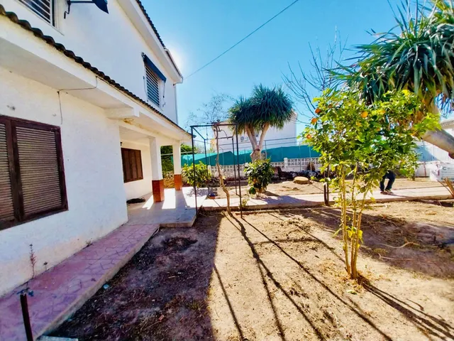 Vivienda con amplia parcela en Costabella — 5